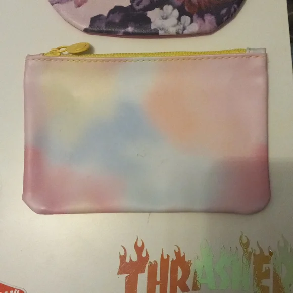 2 Makeup bags - Picture 3 of 3